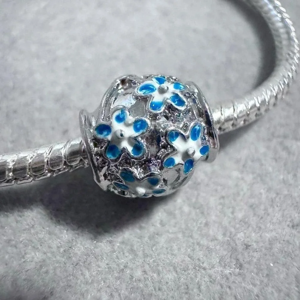 Pandora blue flower